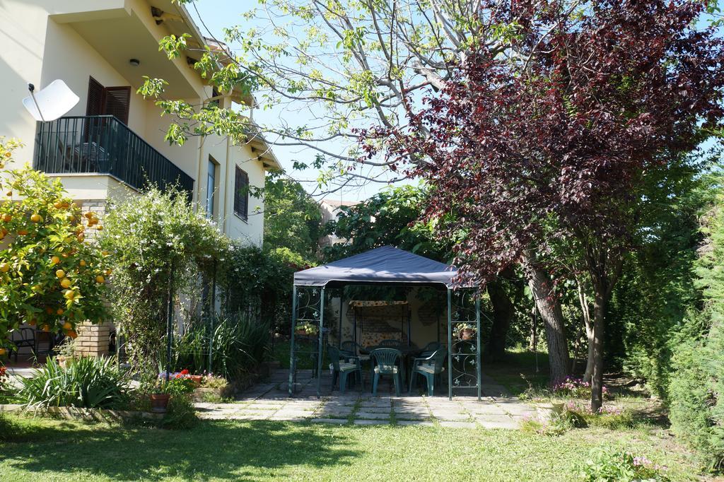 Il Giardino Bed and Breakfast Penne Eksteriør billede